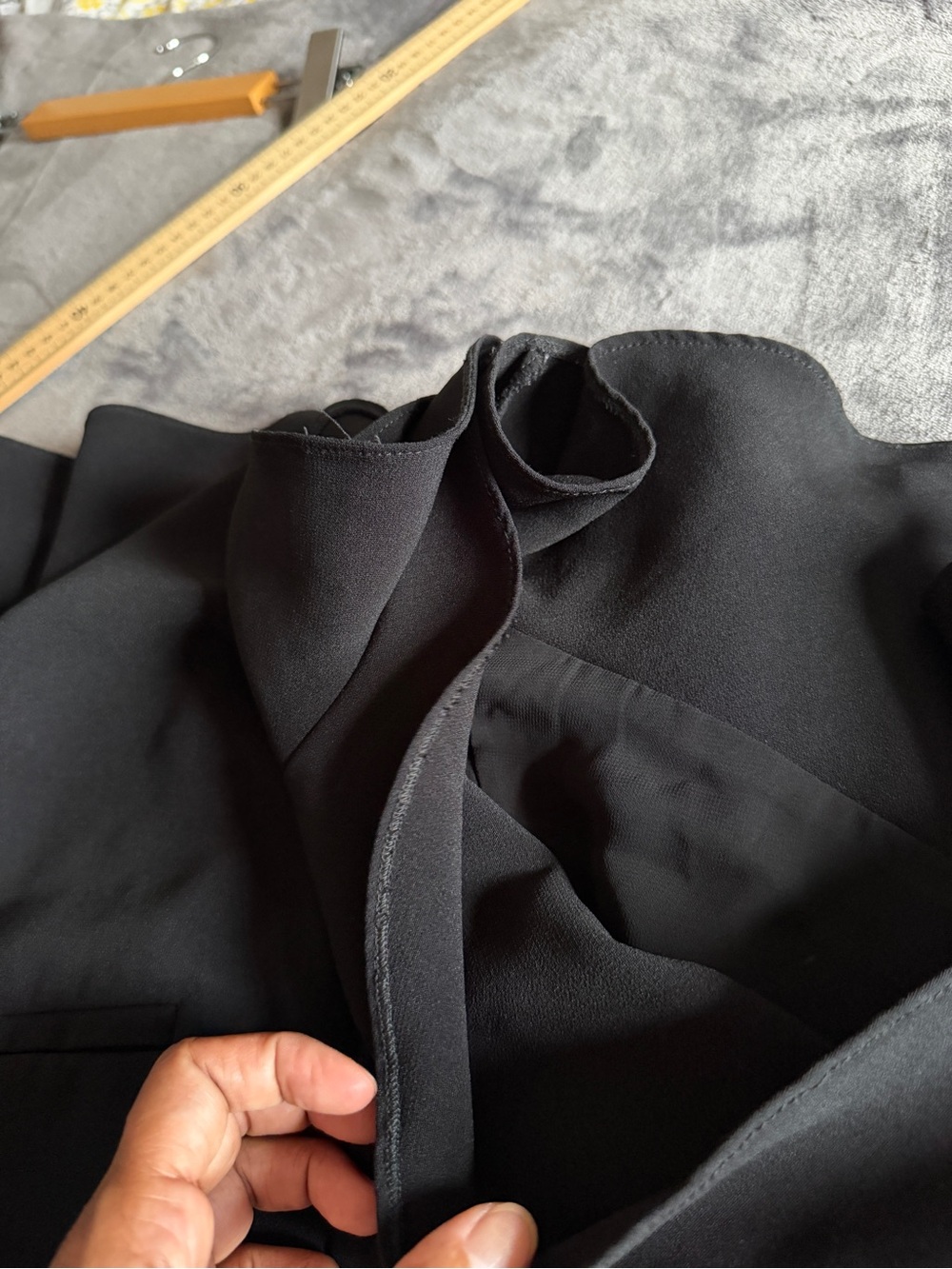 Zara Black Ruffle Hem Shorts - Picture 7 of 7